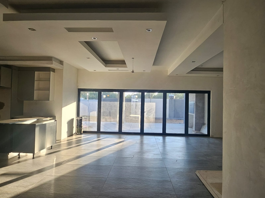 7 Bedroom Property for Sale in Melodie North West